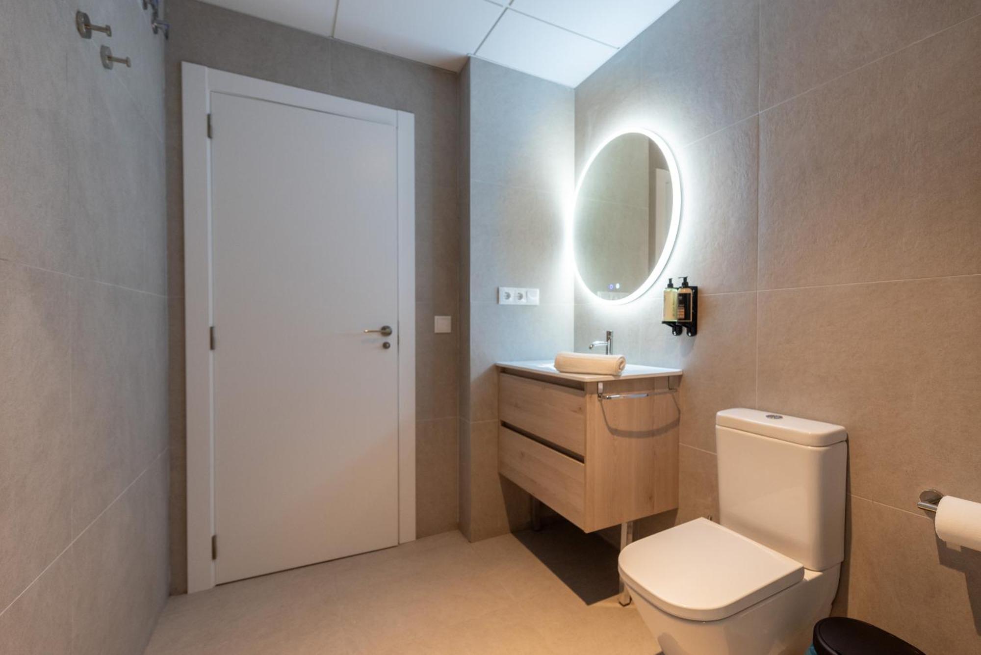 Dorm4You Arena Terraza 04 Валенсия Екстериор снимка